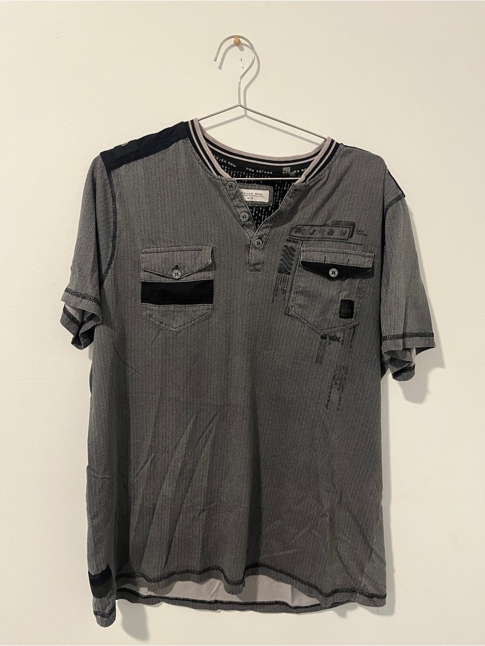 Men's Short-Sleeve Grey Henley Pocket Tee